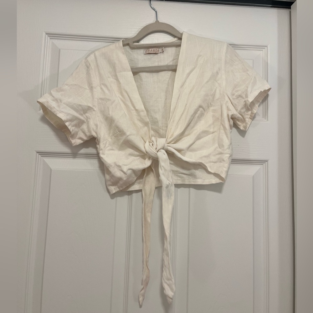 Ghanda Women's White Tie-Front Top